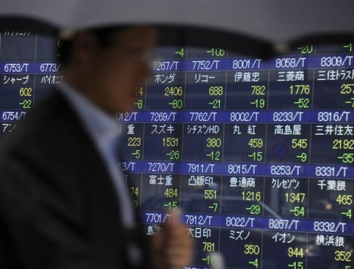 Asian markets mixed, Europe fears return - 1