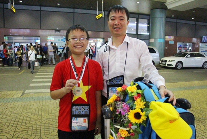 Vietnamese pupils score high at the Olympiad - 2 Vietnamese pupils score high at the Olympiad - 2