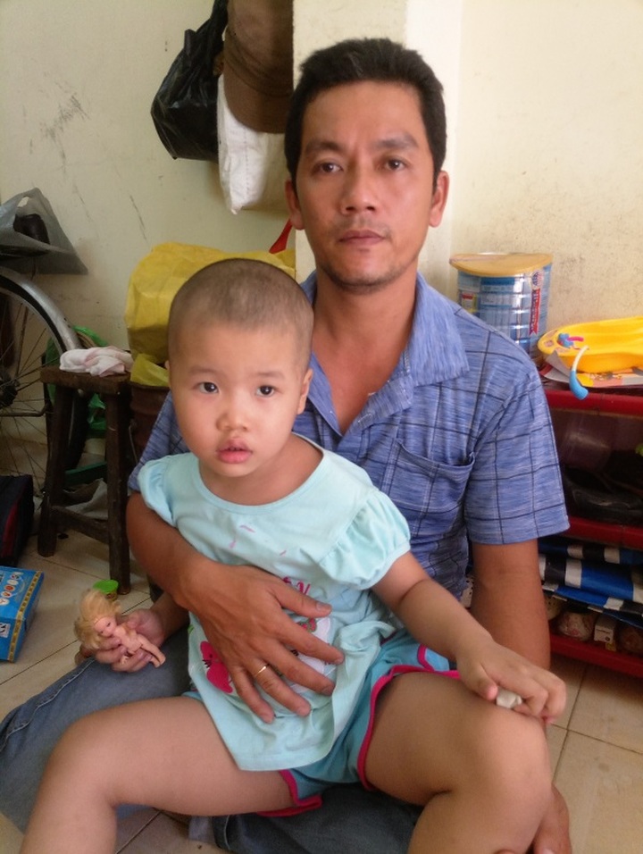 Poor couple calls for help to save ailing daughter - 1