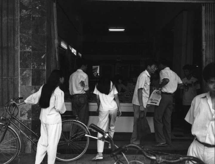 Vietnamese life in the 1990s - 3