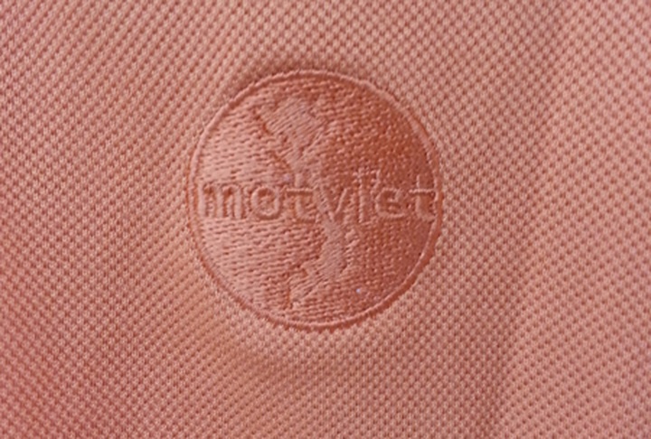 Supermarket withdraws T-shirts with incomplete map of Vietnam - 2 Supermarket withdraws T-shirts with incomplete map of Vietnam - 2