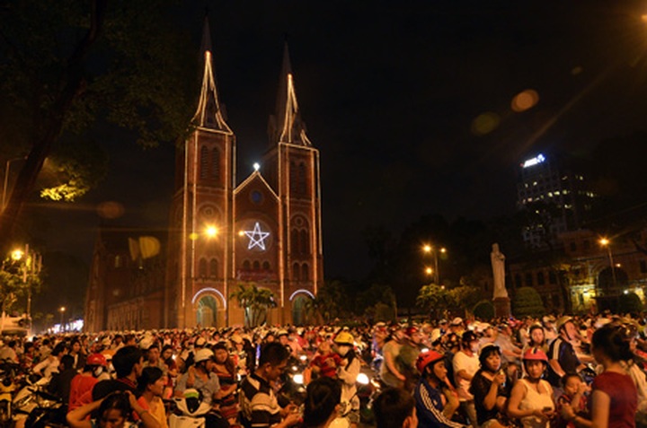Christians celebrate Christmas across Vietnam - 3