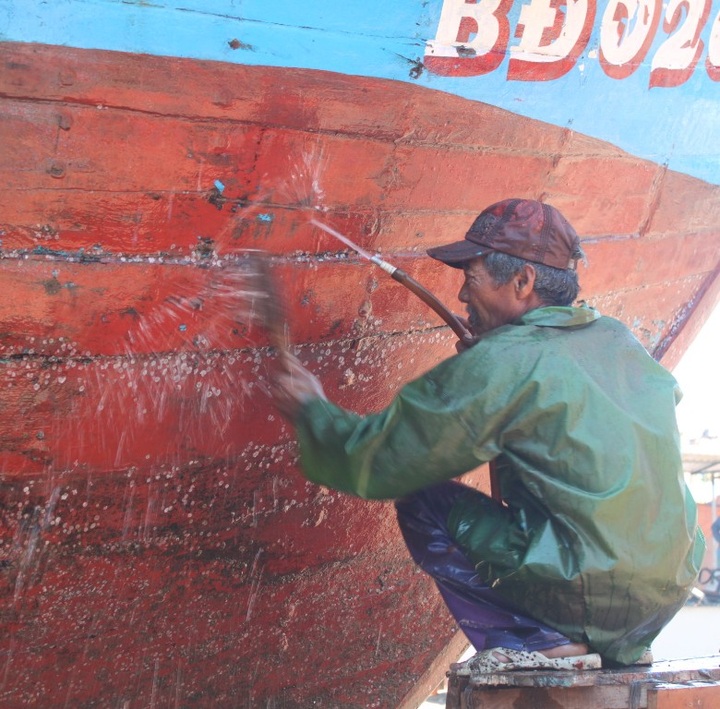 Fishermen determined to protect Vietnamese seas - 2