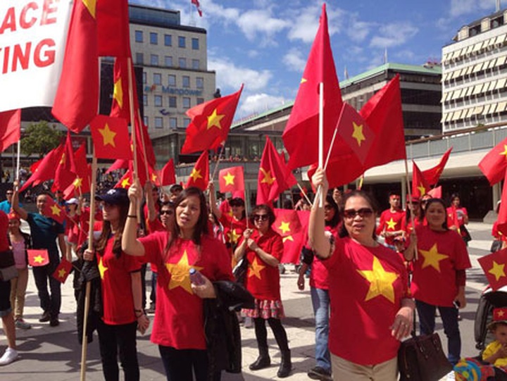 Vietnamese nationals in Scandinavia protest China - 6