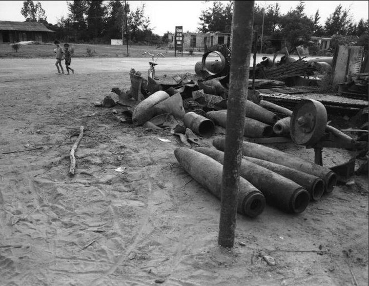 Vietnamese life in the 1990s - 31