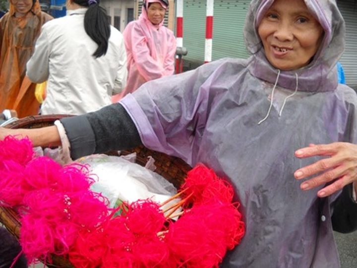 Unique Hue bamboo flowers brighten Tet Ceremonies - 2