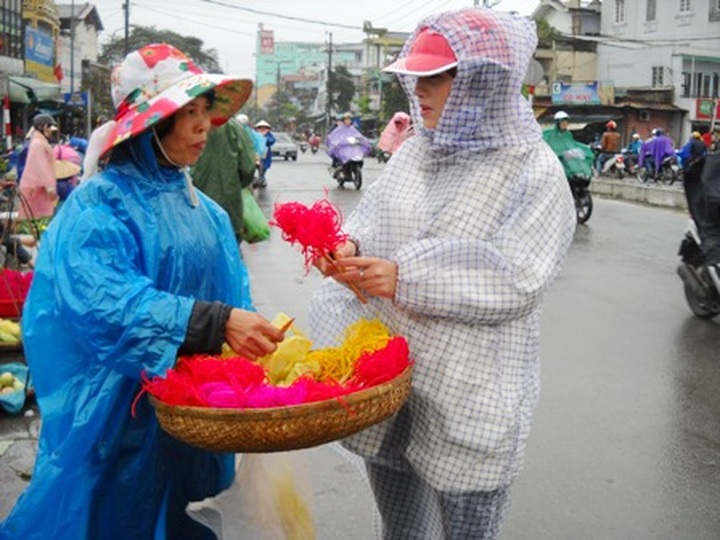 Unique Hue bamboo flowers brighten Tet Ceremonies - 9