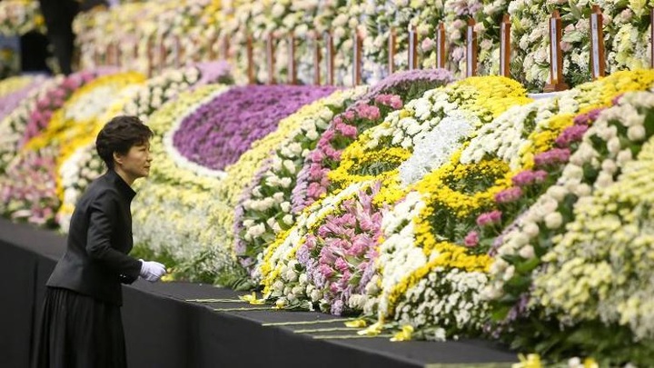 S.Korean president revamps cabinet after ferry tragedy - 1