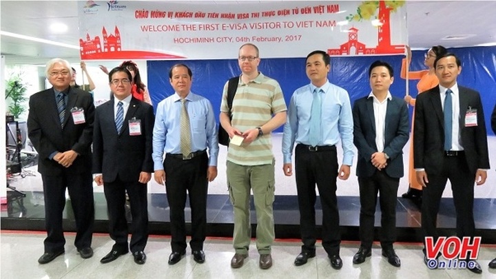 Vietnam welcomes first e-Visa visitor - 1