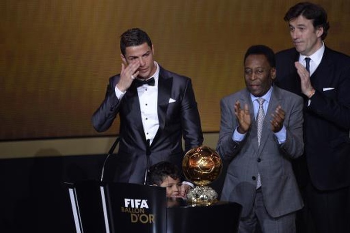 Ronaldo ends Messi run with second Ballon d'Or - 1