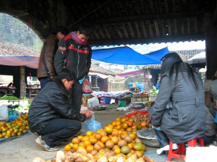 Ancient town at foot of misty Don Cao Mountain - 2