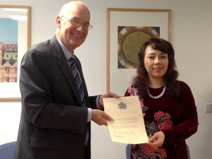 Vietnam Health Minister celebrated by Oxford University - 1 Vietnam Health Minister celebrated by Oxford University - 1