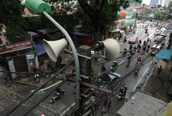 Hanoians support removal of public loudspeakers - 1
