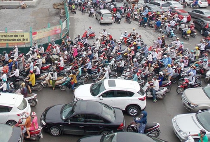 Hanoi struggles with congestion - 1