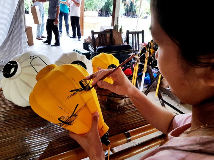 APEC delegates to receive Hoi An lantern souvenir - 2