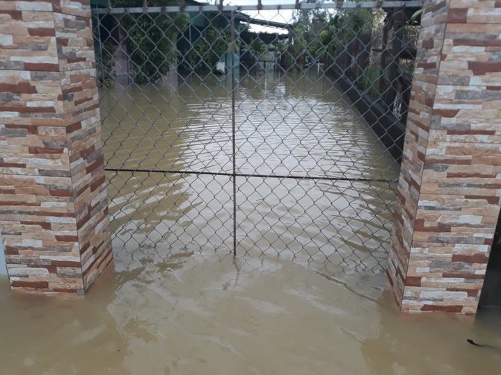 Seven die in Nghe An floods, many areas isolated - 4 Seven die in Nghe An floods, many areas isolated - 4
