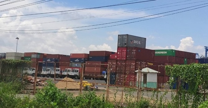 Seaports told to remove scrap containers - 1