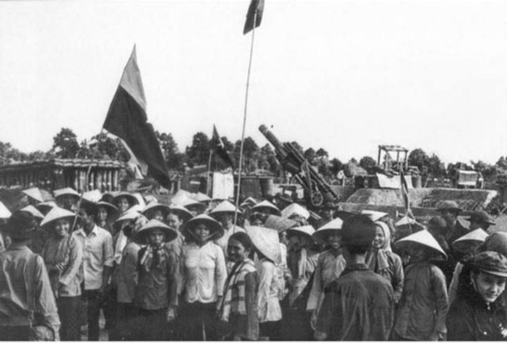 Historic moments of Reunification Day - 8