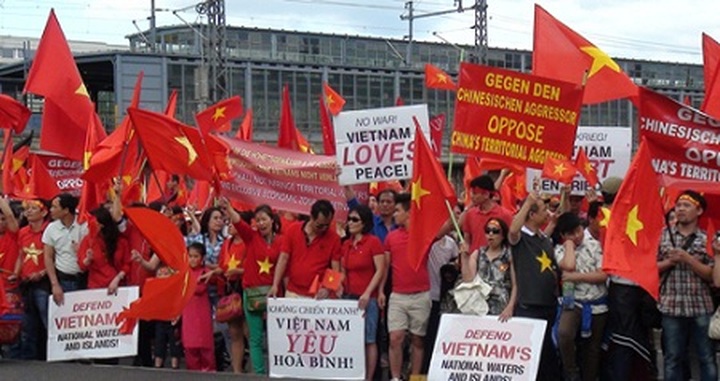 East Sea protests amp up in Germany - 2