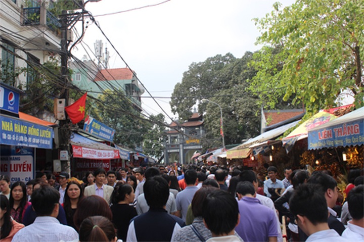 Hanoi traffic stalls city on final day of Tet - 13 Hanoi traffic stalls city on final day of Tet - 13