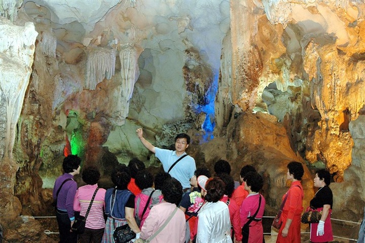 New rules set to put most tour guides out of work - 1