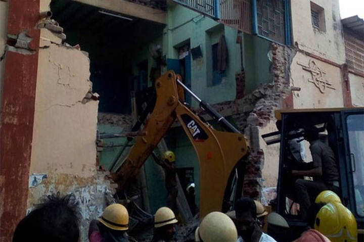 Building collapse in south India kills eight - 1