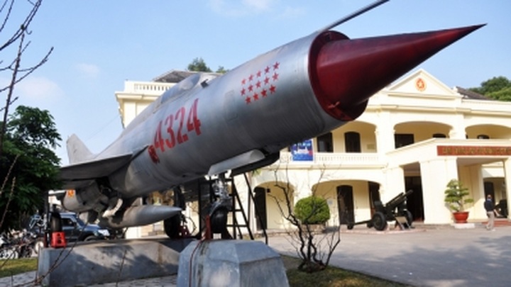 Wartime aircraft and map recognised as national treasures - 1