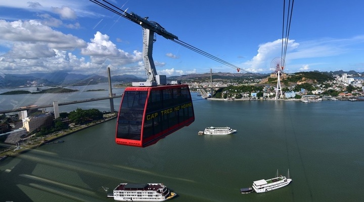 World’s largest cabin cable car system inaugurated in Quang Ninh - 1 World’s largest cabin cable car system inaugurated in Quang Ninh - 1