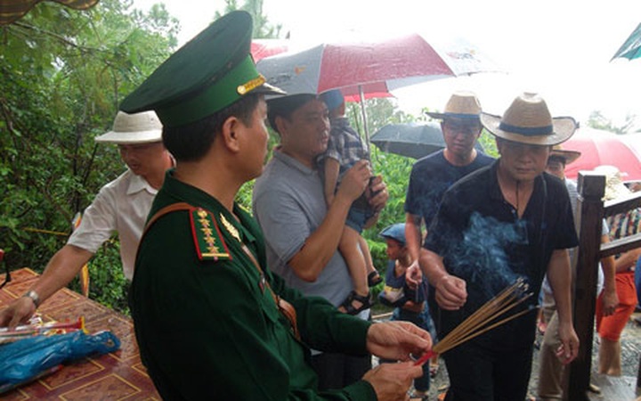 Tens of thousands pay tribute to General Giap - 4
