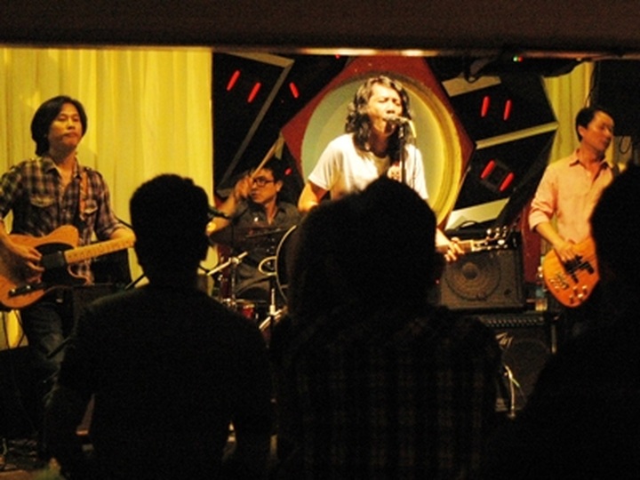 Music venues face losses in crisis - 1