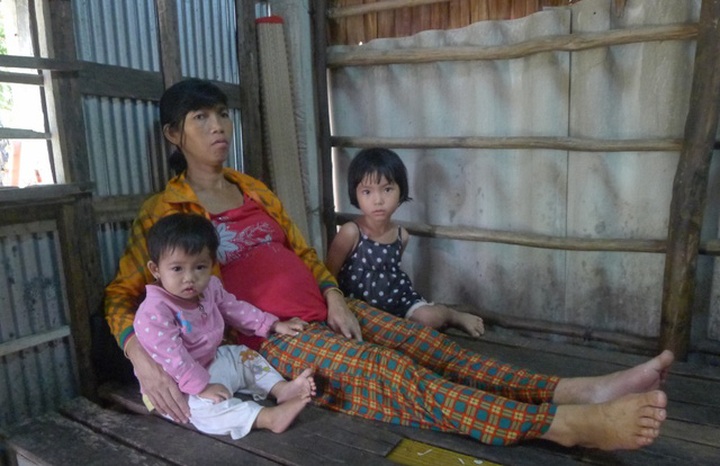 Couple consider putting child up for adoption to save another - 1 Couple consider putting child up for adoption to save another - 1