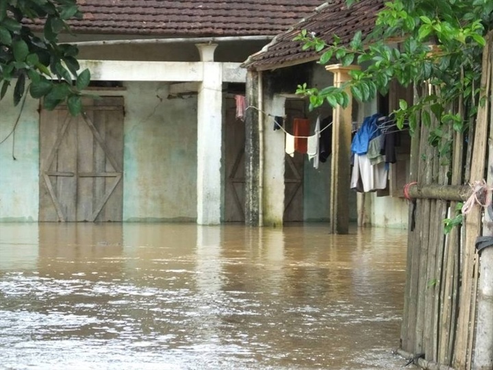 Hundreds evacuated in Thanh Hoa flood - 4