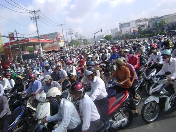 HCM City’s traffic jam report shocks public - 1