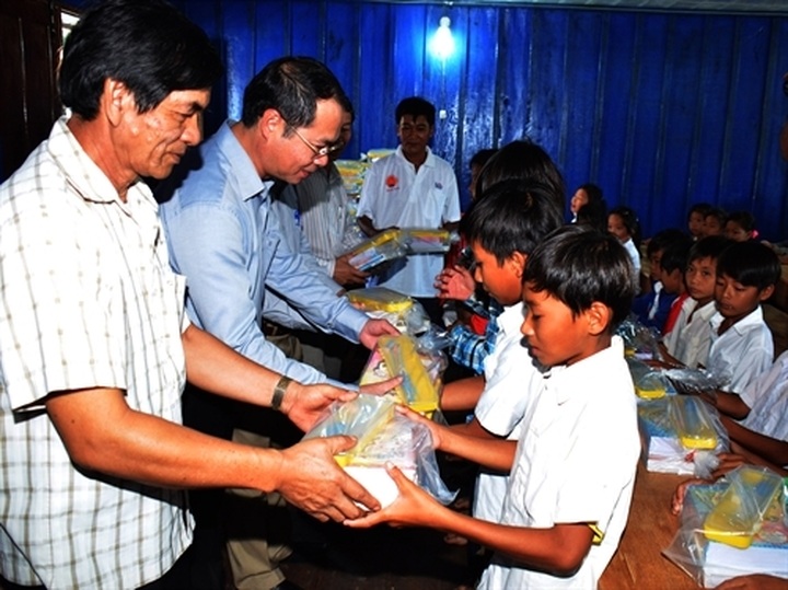 School for overseas Vietnamese in Cambodia inaugurated - 1 School for overseas Vietnamese in Cambodia inaugurated - 1