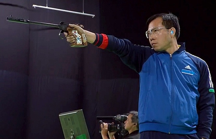 Olympic medalist Xuan Vinh wins World Cup shooting silver - 1