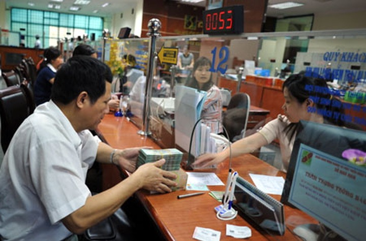 Major banks continue to lower deposit interest rates - 1