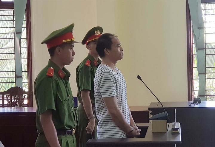 Facebooker jailed for Facebook comments - 1