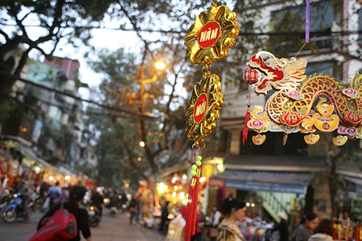 Tet atmosphere washes over Hanoi's streets - 5 Tet atmosphere washes over Hanoi's streets - 5