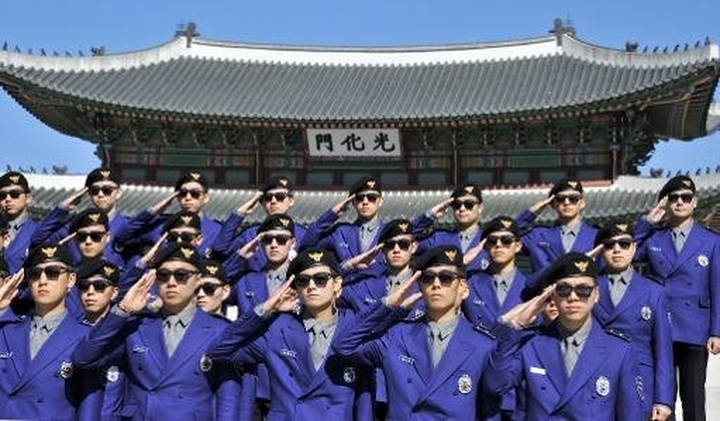 South Korea introduces 'Gangnam Style' tourist police - 1