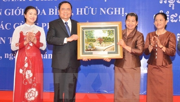 Vietnam, Cambodia commit to building peaceful borderline - 1