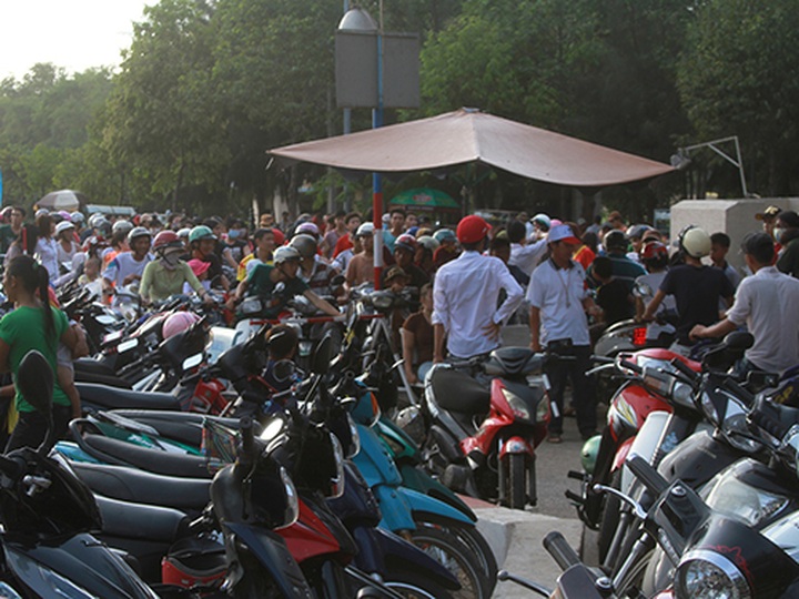 Droughts upset lives in central and southern regions - 1