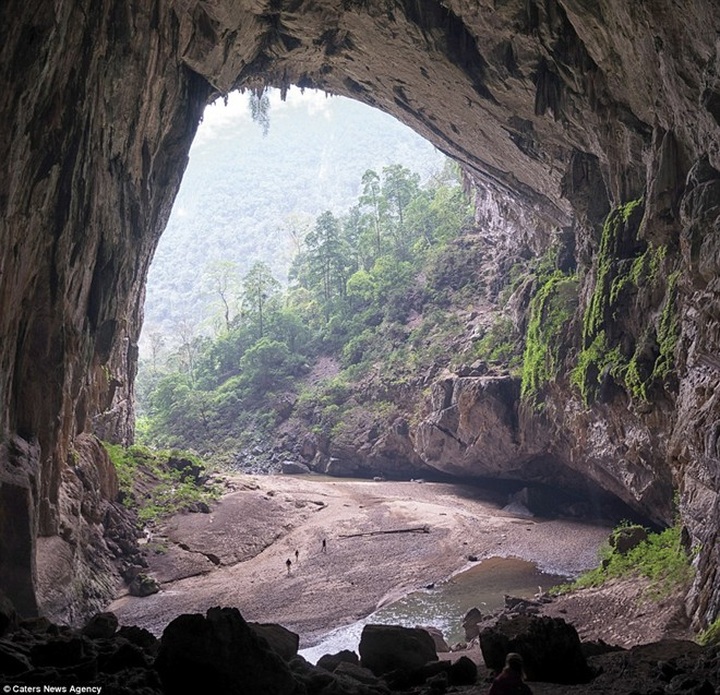 Daily Mail- Hang En a world's third largest cave - 5 Daily Mail- Hang En a world's third largest cave - 5