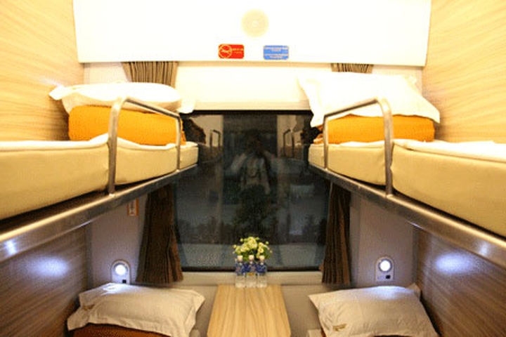 First 5-star express train in Vietnam - 6
