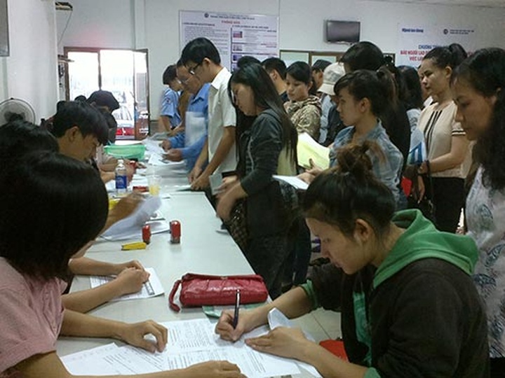 Firms owe huge debts to social insurance - 1 Firms owe huge debts to social insurance - 1