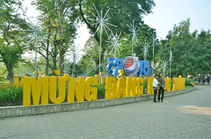 Cities smarten up for western New Year - 8