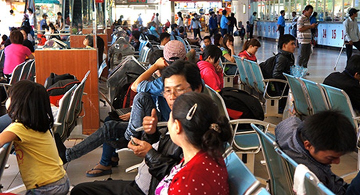 Mass return to HCM City as Tet holiday draws to a close - 6 Mass return to HCM City as Tet holiday draws to a close - 6