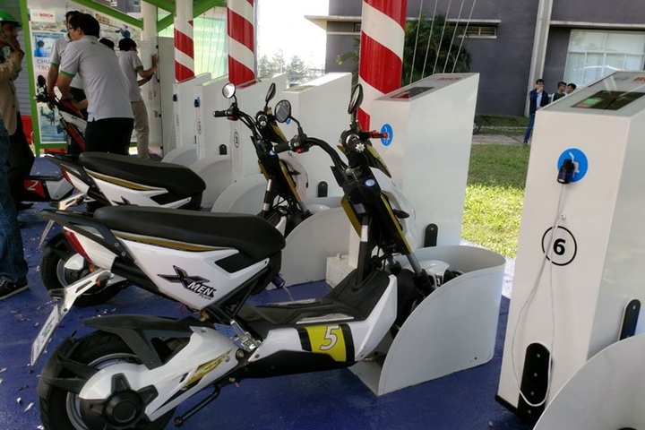 HCM City’s e-motorbike rental service raises concerns - 1 HCM City’s e-motorbike rental service raises concerns - 1
