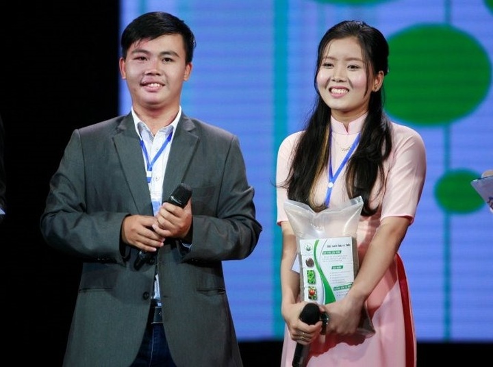 Mekong Delta students recycle waste mud to potting soil - 1