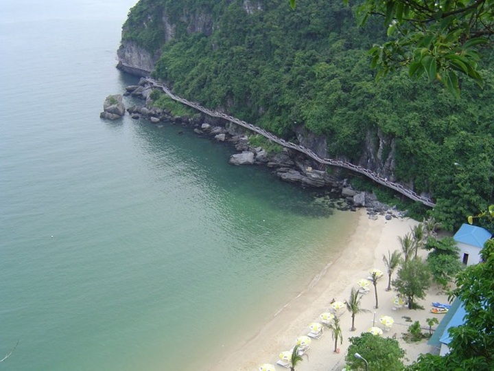 The most popular beaches in north Vietnam - 6