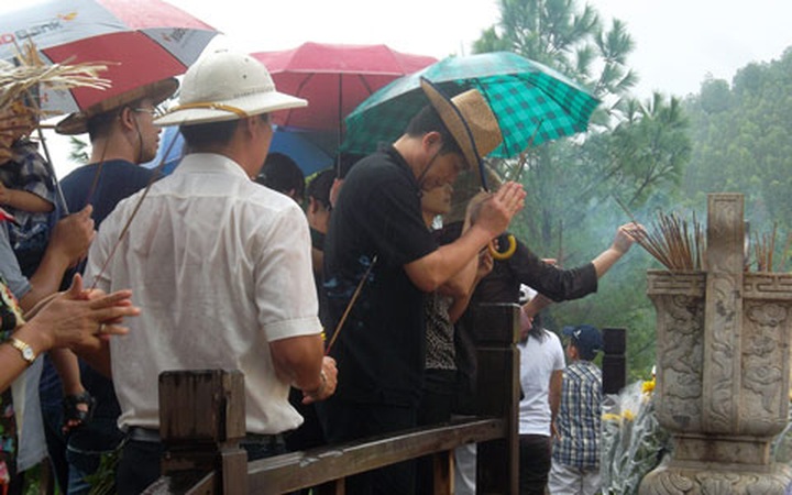 Tens of thousands pay tribute to General Giap - 6